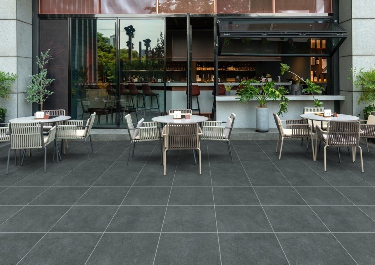 Утолщенный керамогранит Ennface Cement Anthracite 60x60 см