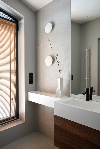 Ð£Ð½Ð¸Ð²ÐµÑ€ÑÐ°Ð»ÑŒÐ½Ð°Ñ Ð¿Ð»Ð¸Ñ‚ÐºÐ° (ÐºÐµÑ€Ð°Ð¼Ð¾Ð³Ñ€Ð°Ð½Ð¸Ñ‚) Tubadzin Grand Cave White STR 274.8x119.8 ÑÐ¼