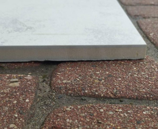 Утолщенная плитка (керамогранит) Tubadzin Torano white koraTER STR 59.8x59.8x1.8 см